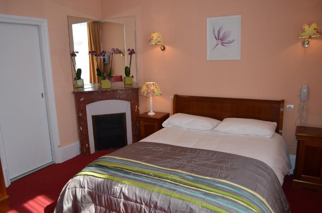 Hotel Le Beau Site Gien Δωμάτιο φωτογραφία